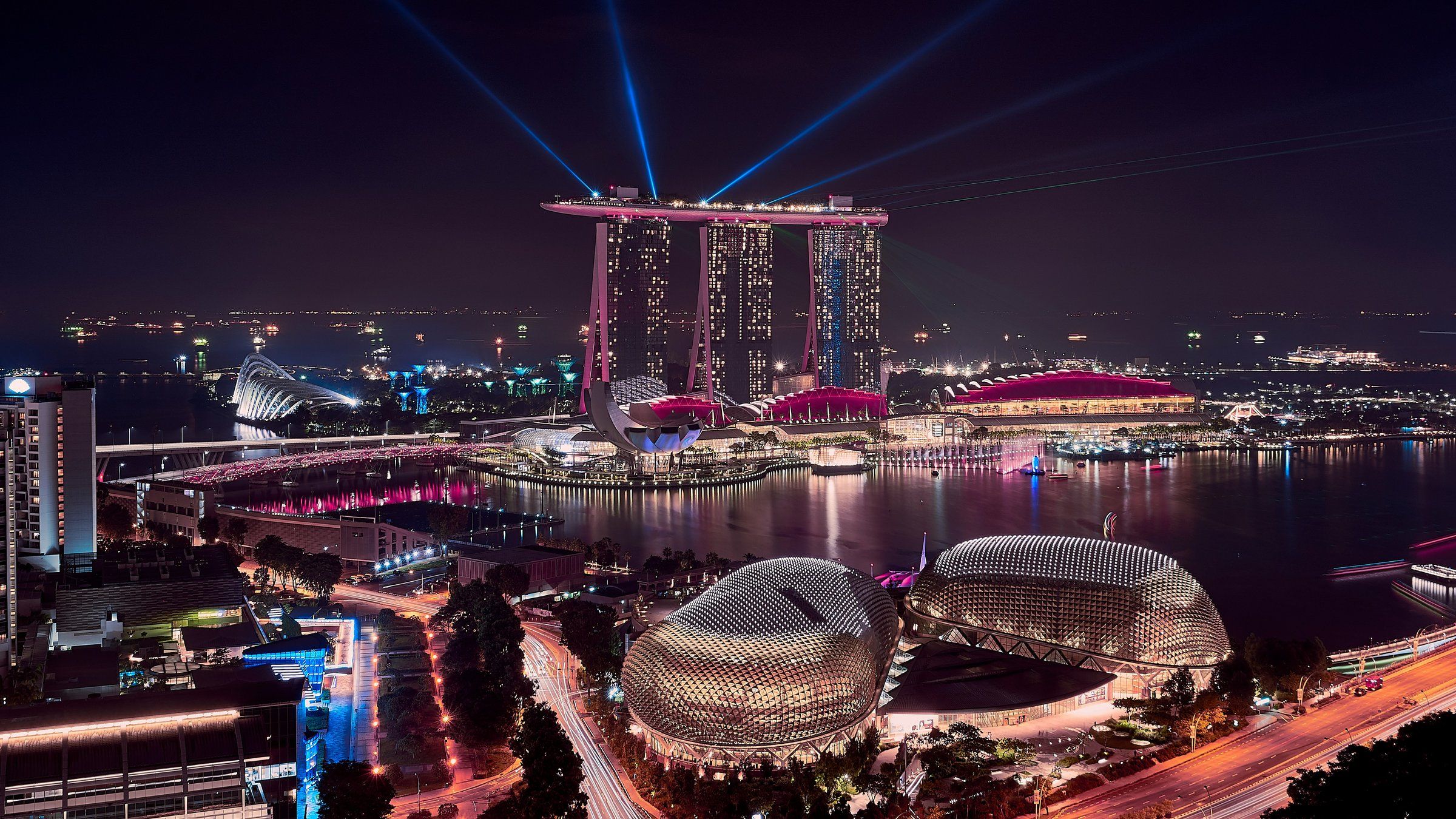 Marina Bay Sands and the Singapore skyline lit up at night